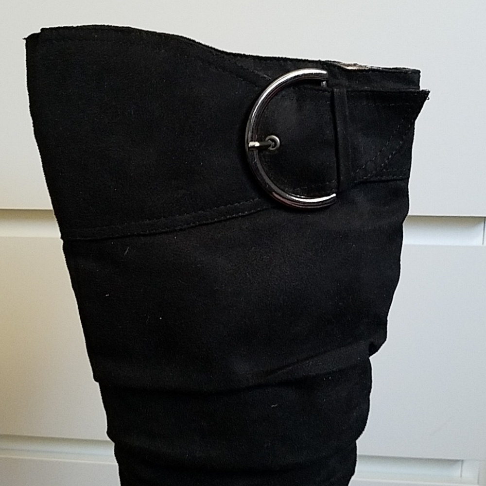 Boots - Picture 2 of 4